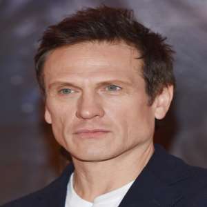 Simon Merrells